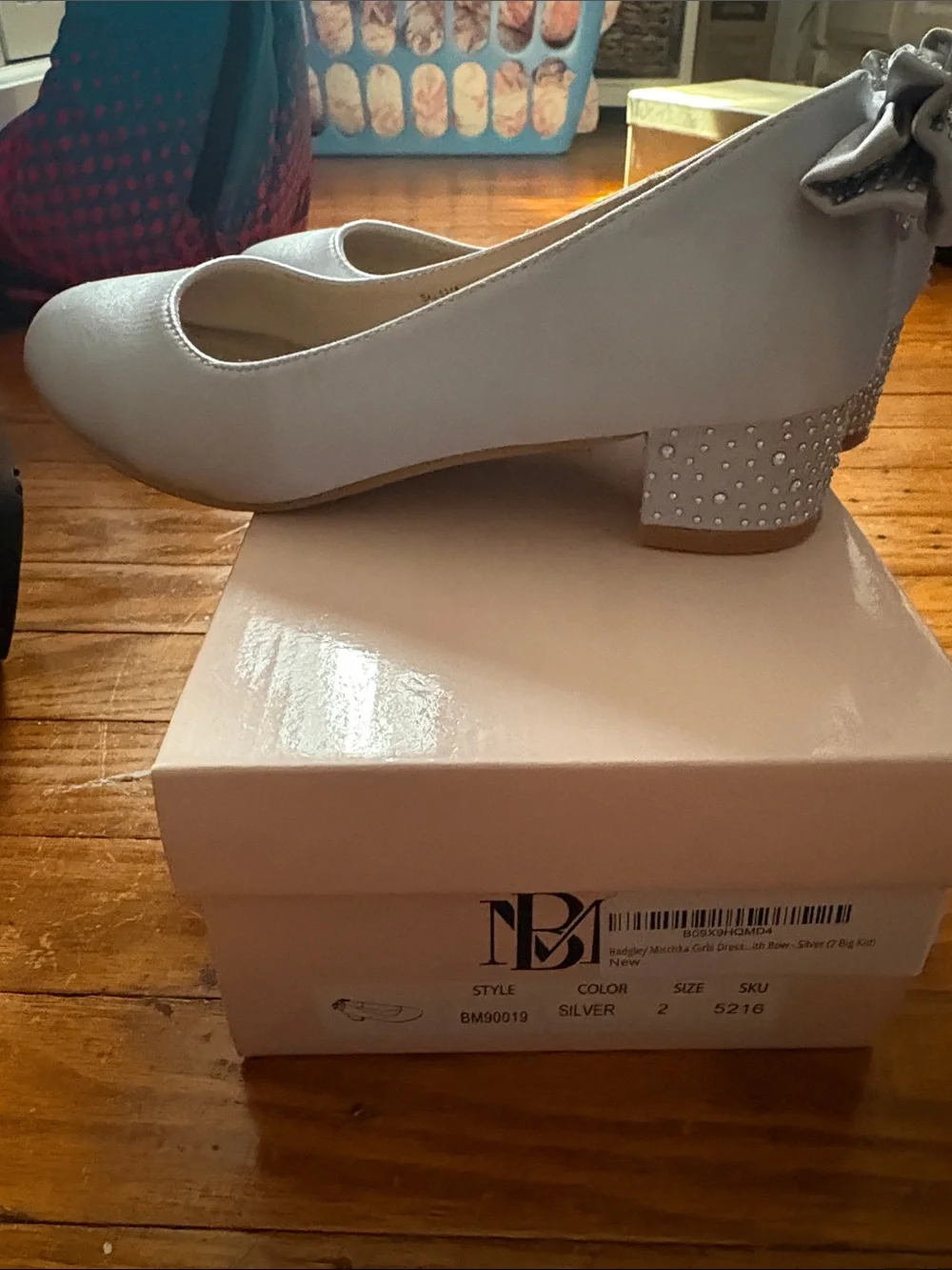 Badgley Mischka Silver-Gray Satin Bow Heel Pumps